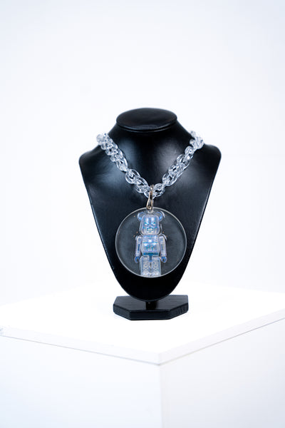 COLLIER  « BEARBRICK X MARVEL INVISIBLE WOMAN » (CIRCLE PENDENTIF)