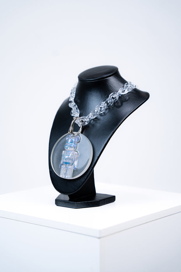 COLLIER  « BEARBRICK X MARVEL INVISIBLE WOMAN » (CIRCLE PENDENTIF)